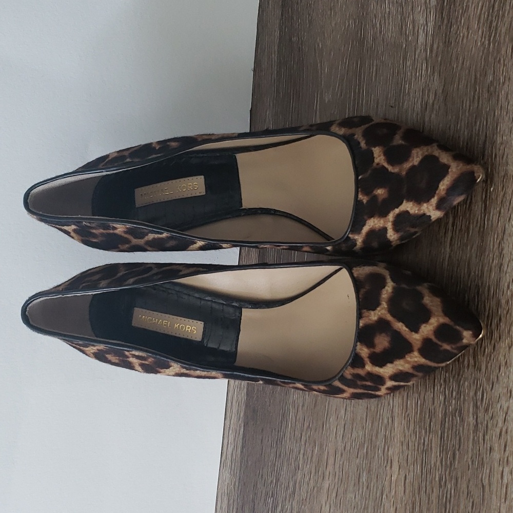 MICHAEL KORS sz 39.5 or 9 sex kitten Leopard faux fur gold accent shoes